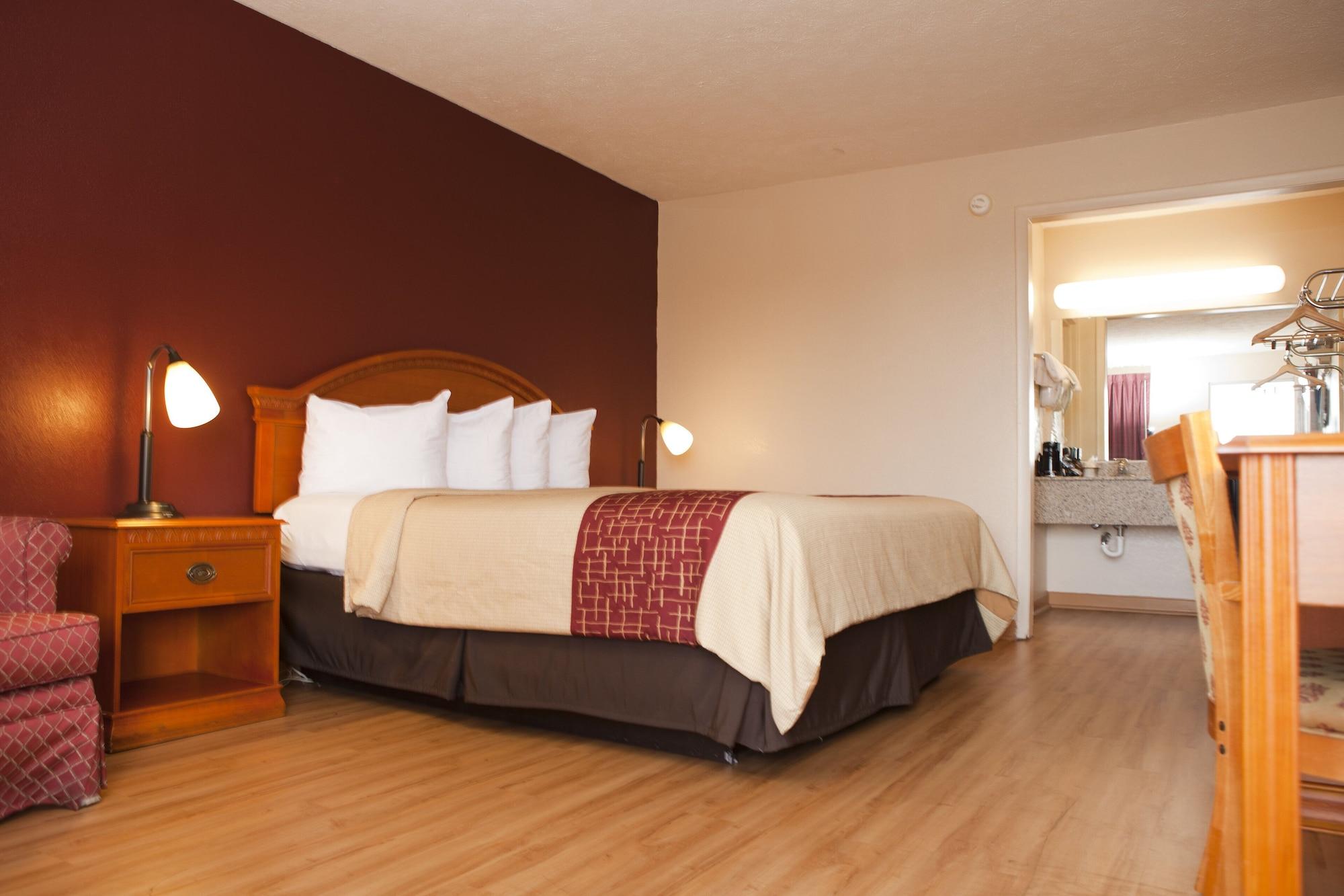 Red Roof Inn & Suites Jackson, Tn Bagian luar foto