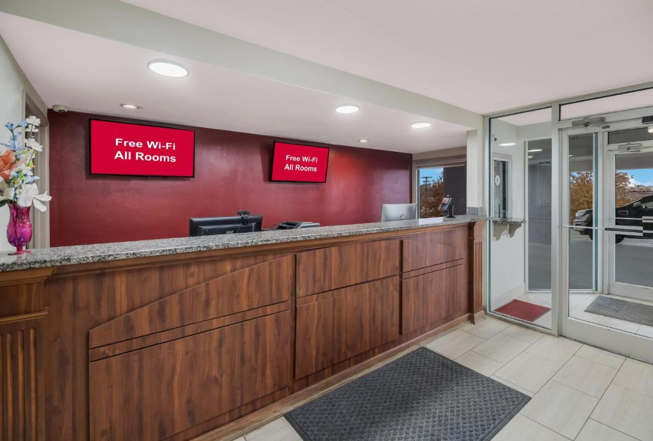Red Roof Inn & Suites Jackson, Tn Bagian luar foto