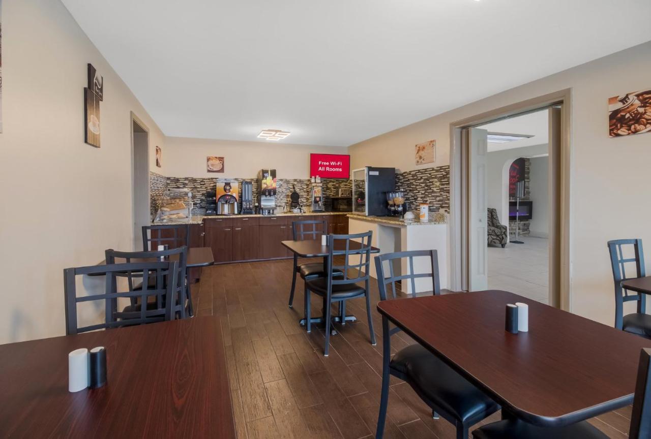 Red Roof Inn & Suites Jackson, Tn Bagian luar foto