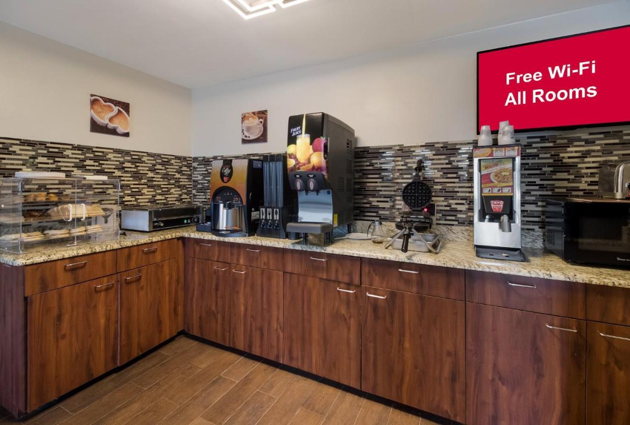 Red Roof Inn & Suites Jackson, Tn Bagian luar foto