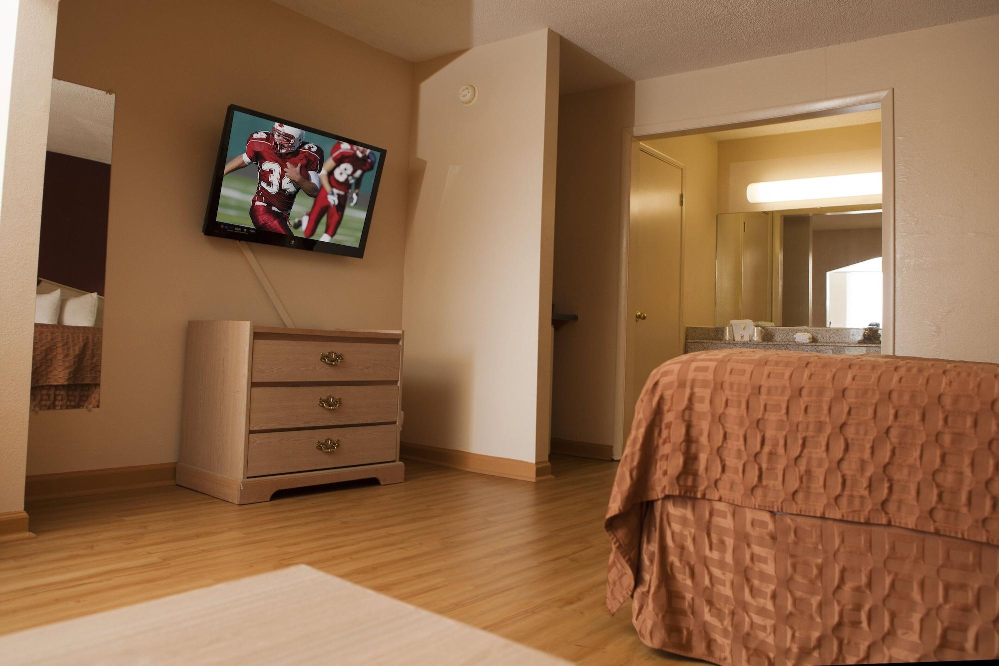 Red Roof Inn & Suites Jackson, Tn Bagian luar foto